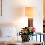 Gasthof Haus Lesch - Stilvolle Mit Tollem Bergblick In Am Tegernsee 3*