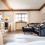 Gasthof Haus Lesch - Stilvolle Mit Tollem Bergblick In Am Tegernsee 3*