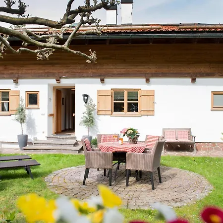 Haus Lesch - Stilvolle Mit Tollem Bergblick In Am Tegernsee Guest house *