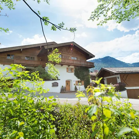 Pensión Haus Lesch - Stilvolle Mit Tollem Bergblick In Am Tegernsee