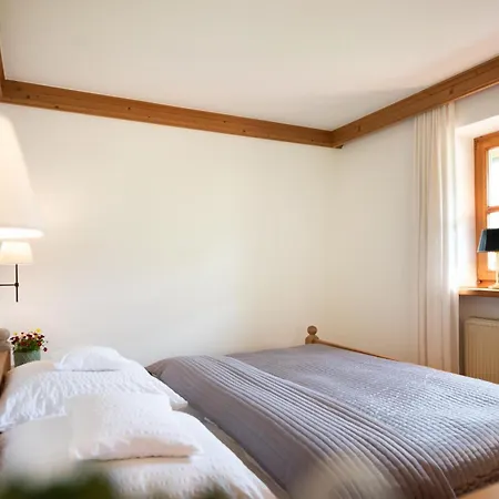 Guest house Haus Lesch - Stilvolle Mit Tollem Bergblick In Am Tegernsee 3*