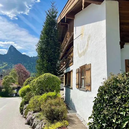 Haus Lesch - Stilvolle Mit Tollem Bergblick In Am Tegernsee בית הארחה קרות'